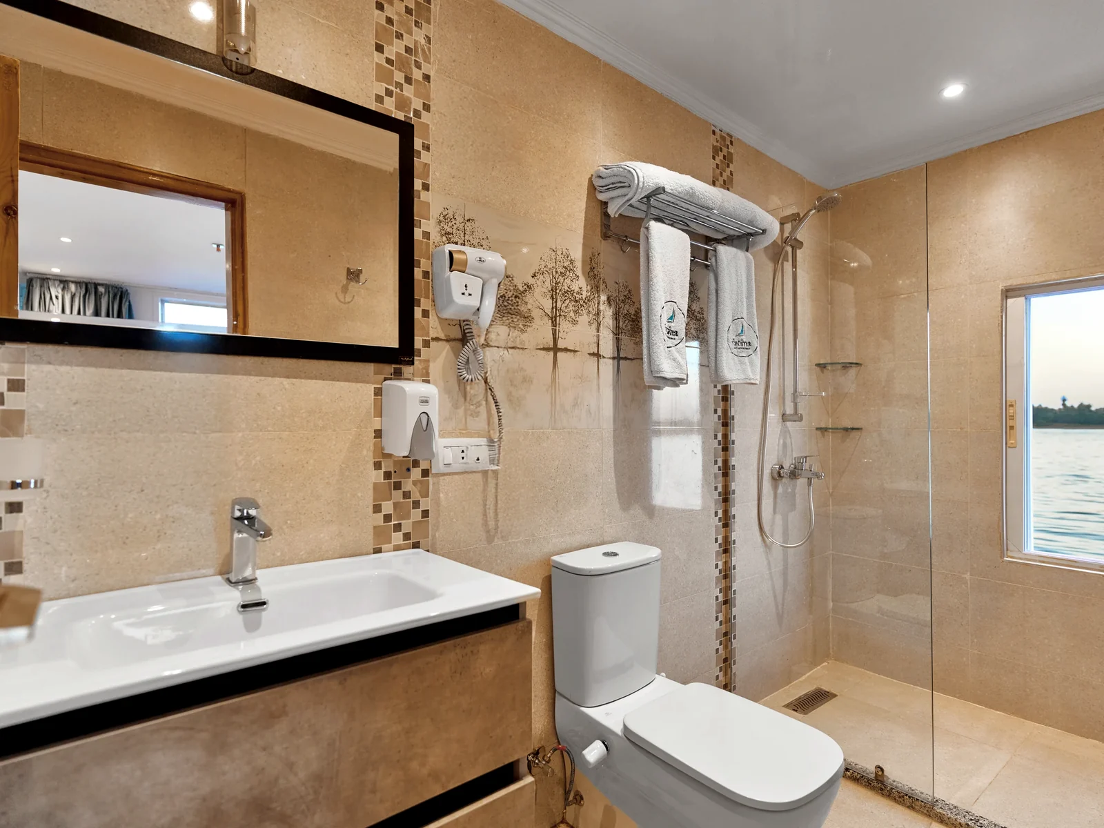 Private bathroom in a Fatima Dahabeya panoramic suite