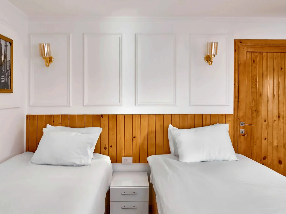 Twin-bed cabin aboard Fatima Dahabeya